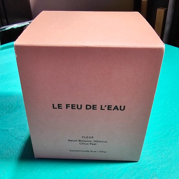 🏷️NEW Le Feu De L'eau Scented Candle - Fleur (Floral) - Picture 7 of 10
